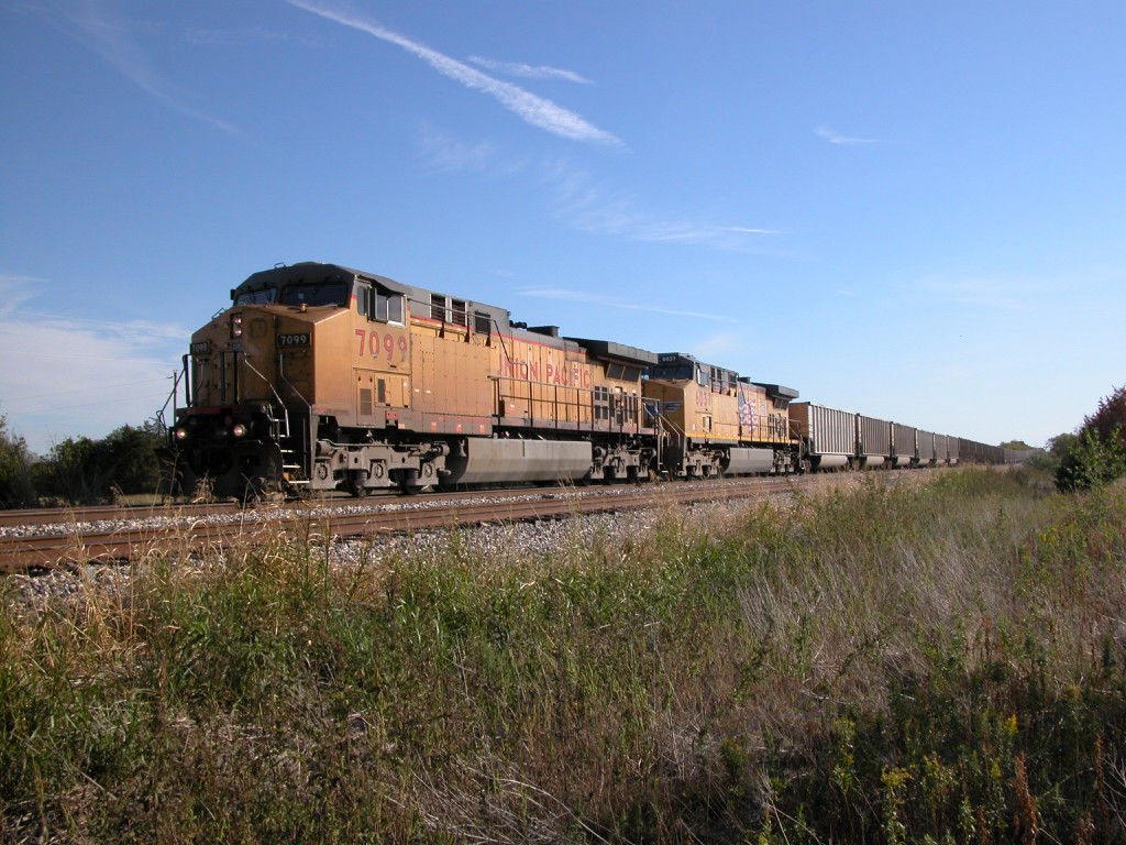 UP 7099  11Nov2011  NB approaching Lincoln City Road 